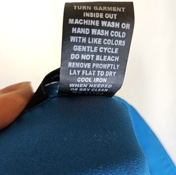 2/$20 New Directions XL Hi Lo Top - Picture 4 of 8